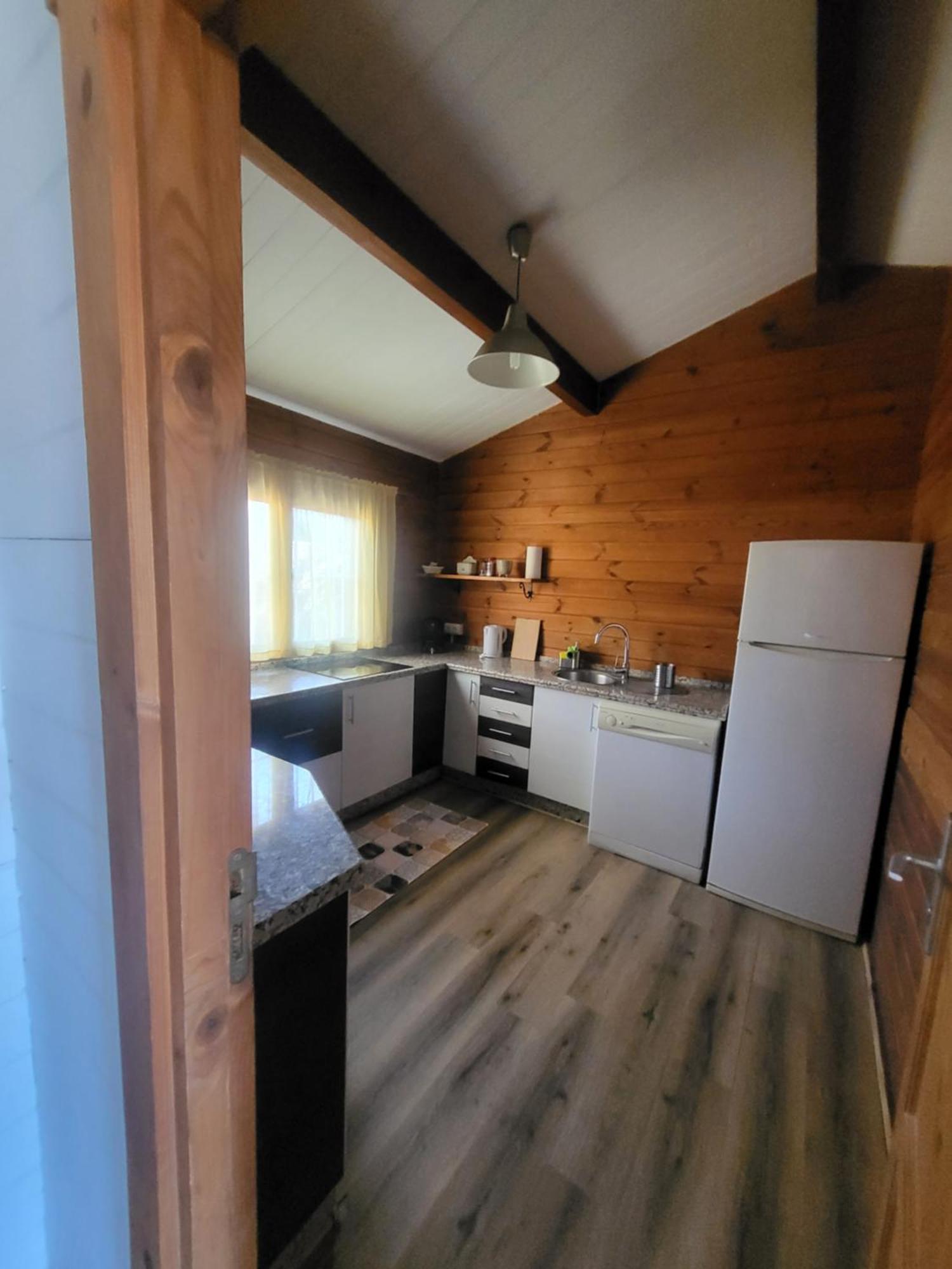 Vila Casa Madera Urbanizacion Socorro Sevilla Exteriér fotografie